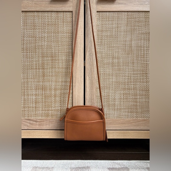 Coach Handbags - COACH Vintage Abbie British Tan Leather Crossbody Shoulder Bag Handbag 9017